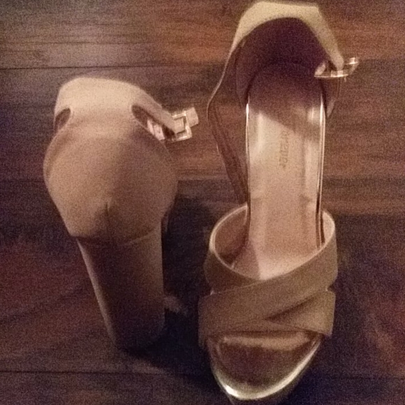 High Heels - Picture 2 of 2